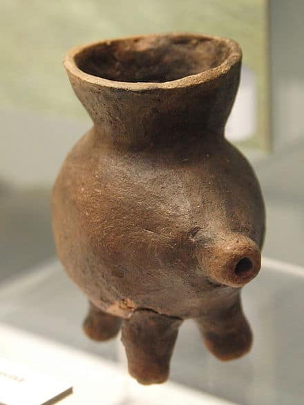 Un Biberonde de Regensburg, Alemania (ca. 1350–800 a. e. c.)